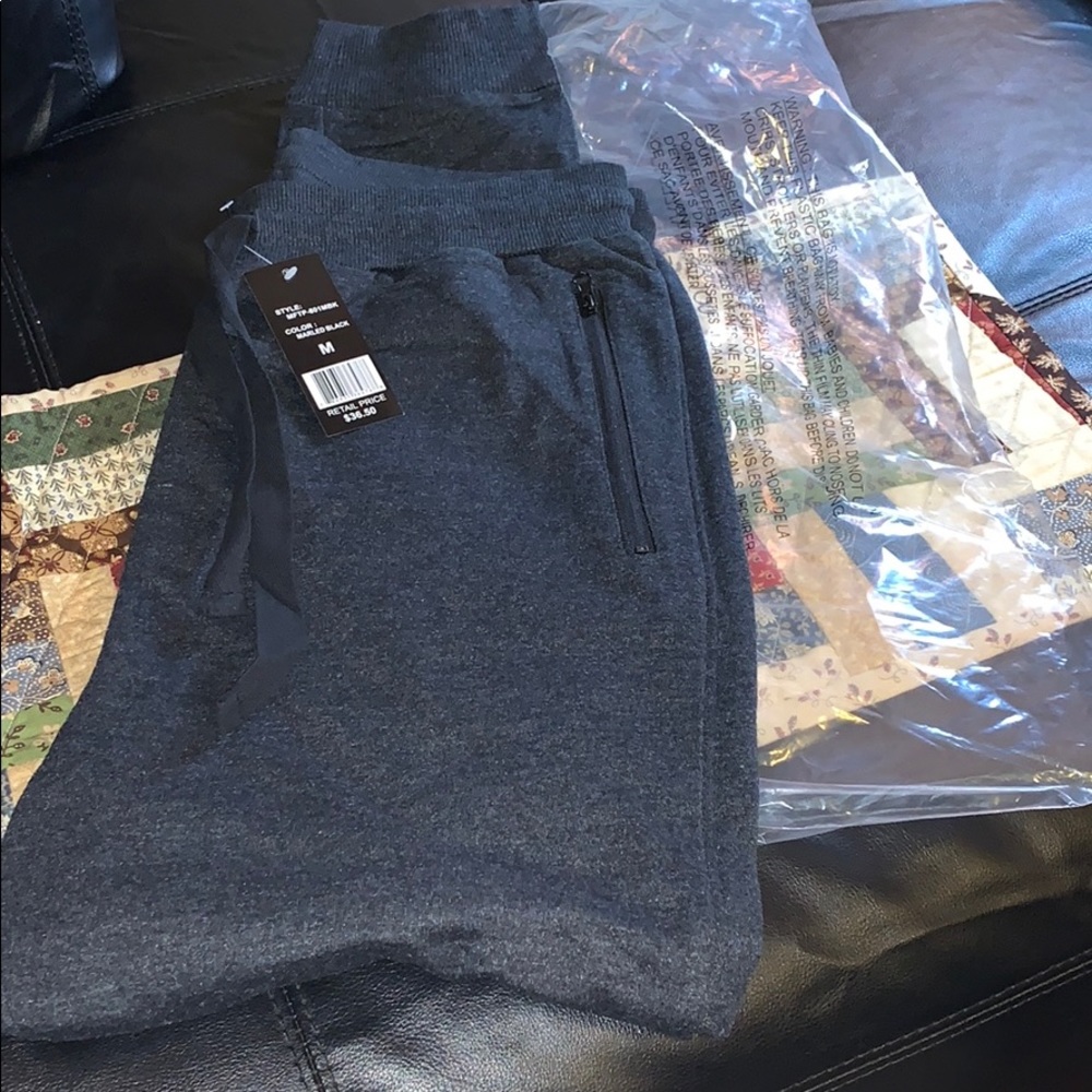 New men’s jogger pants marled black size medium